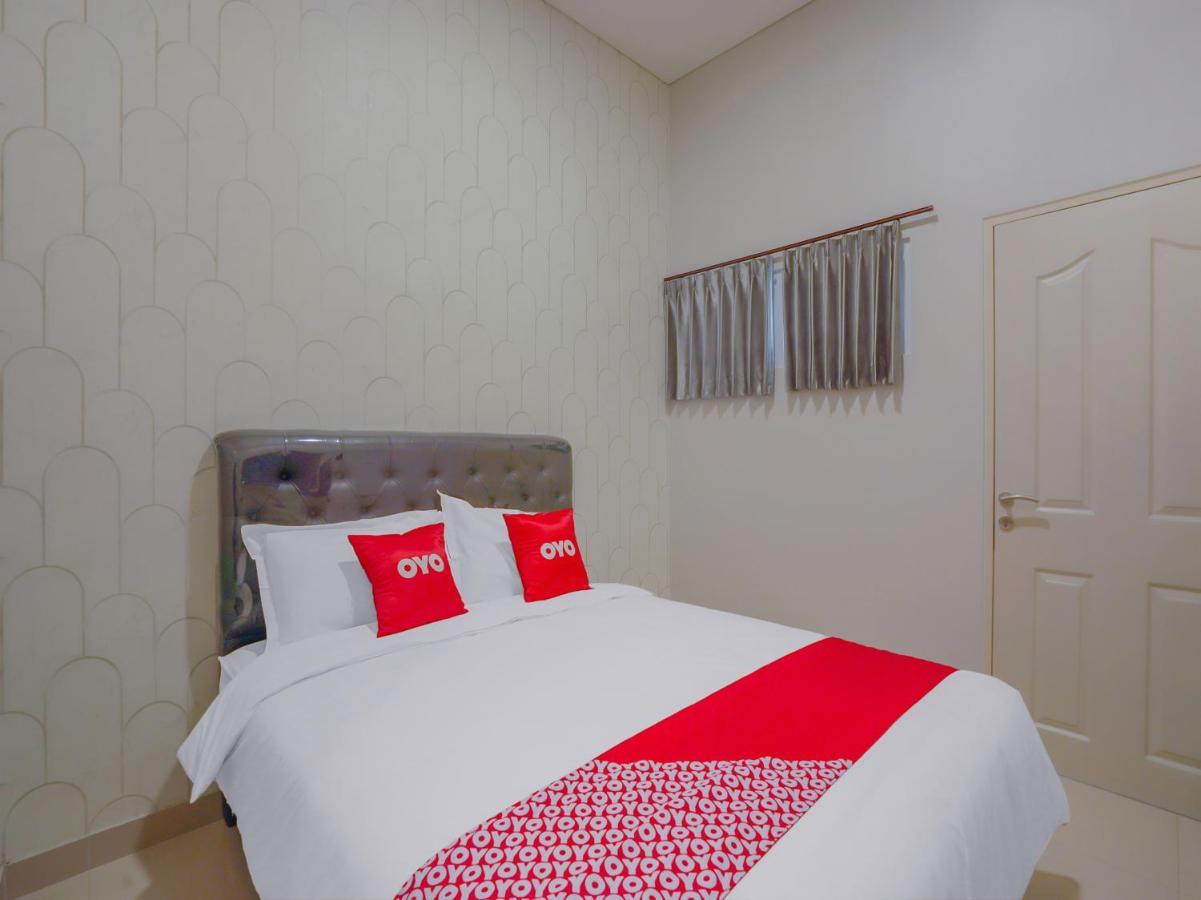 Super Oyo Capital O 90336 Olive Guest House Surabaya Dış mekan fotoğraf