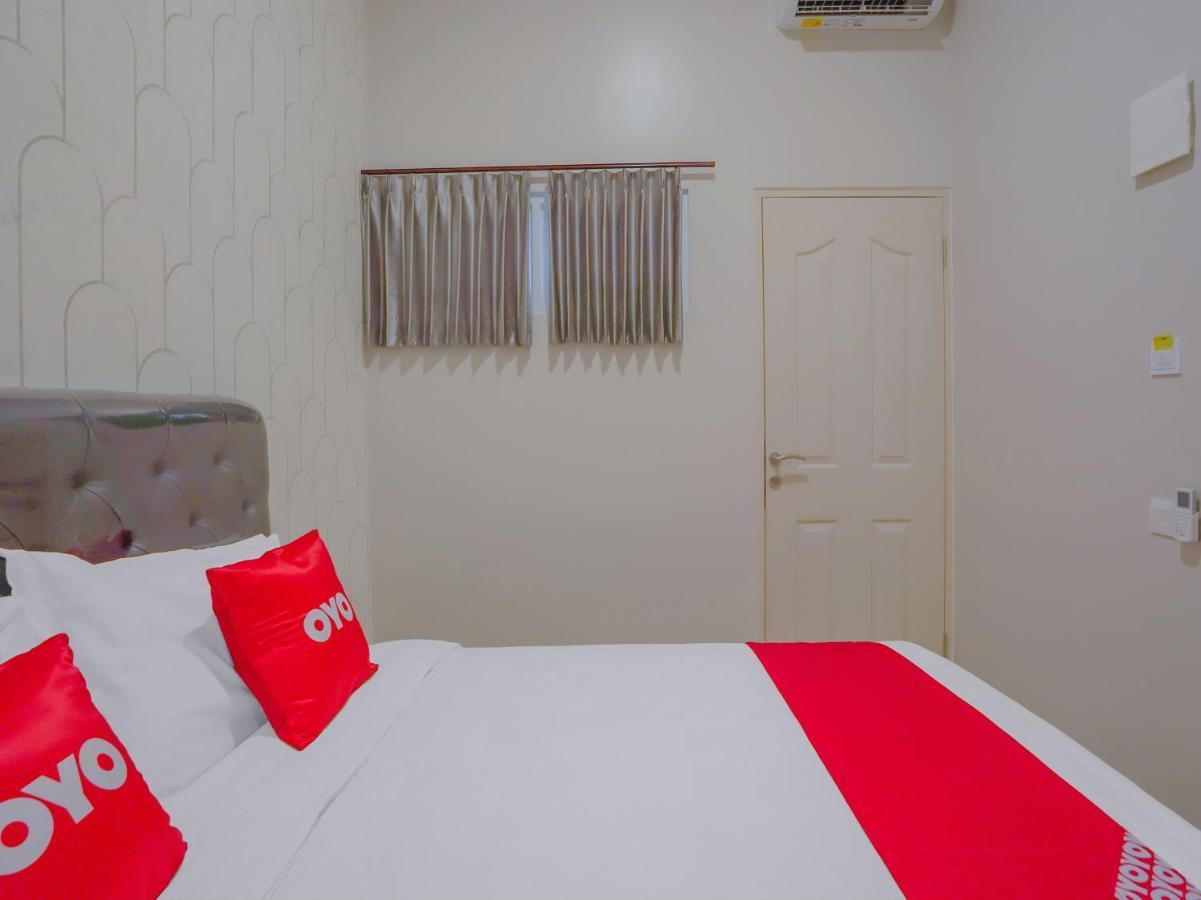 Super Oyo Capital O 90336 Olive Guest House Surabaya Dış mekan fotoğraf