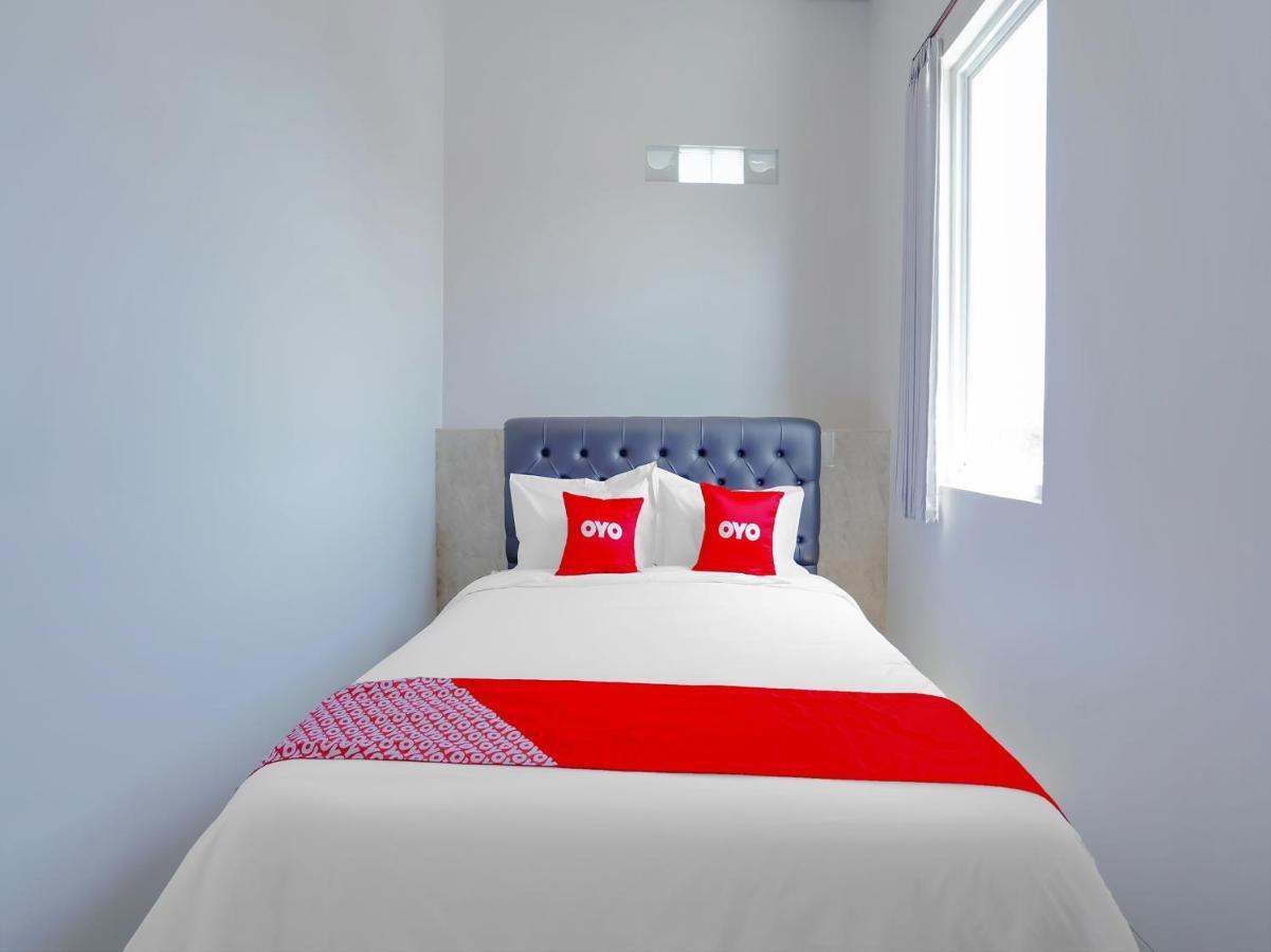 Super Oyo Capital O 90336 Olive Guest House Surabaya Dış mekan fotoğraf