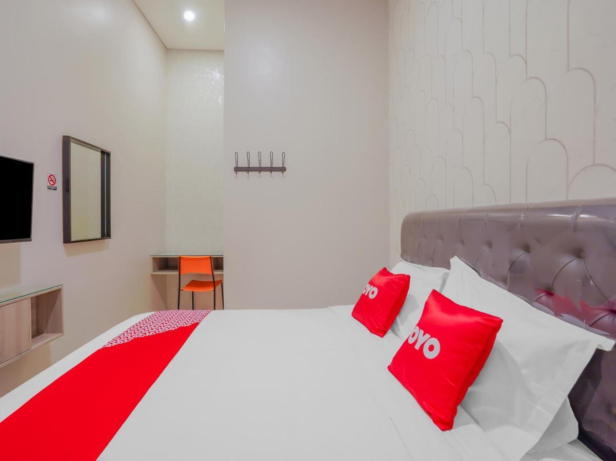 Super Oyo Capital O 90336 Olive Guest House Surabaya Dış mekan fotoğraf