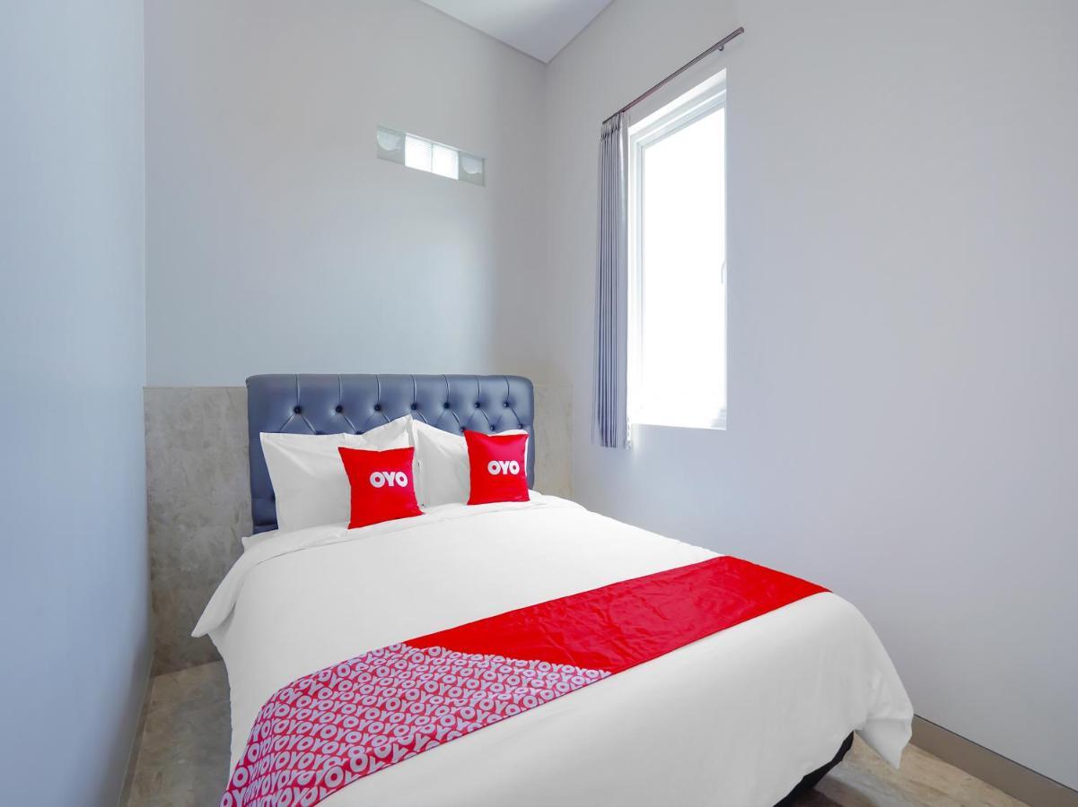 Super Oyo Capital O 90336 Olive Guest House Surabaya Dış mekan fotoğraf